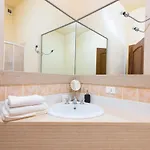 Ferienhaus Casa Neathon - Whole House 14 Guest Noto